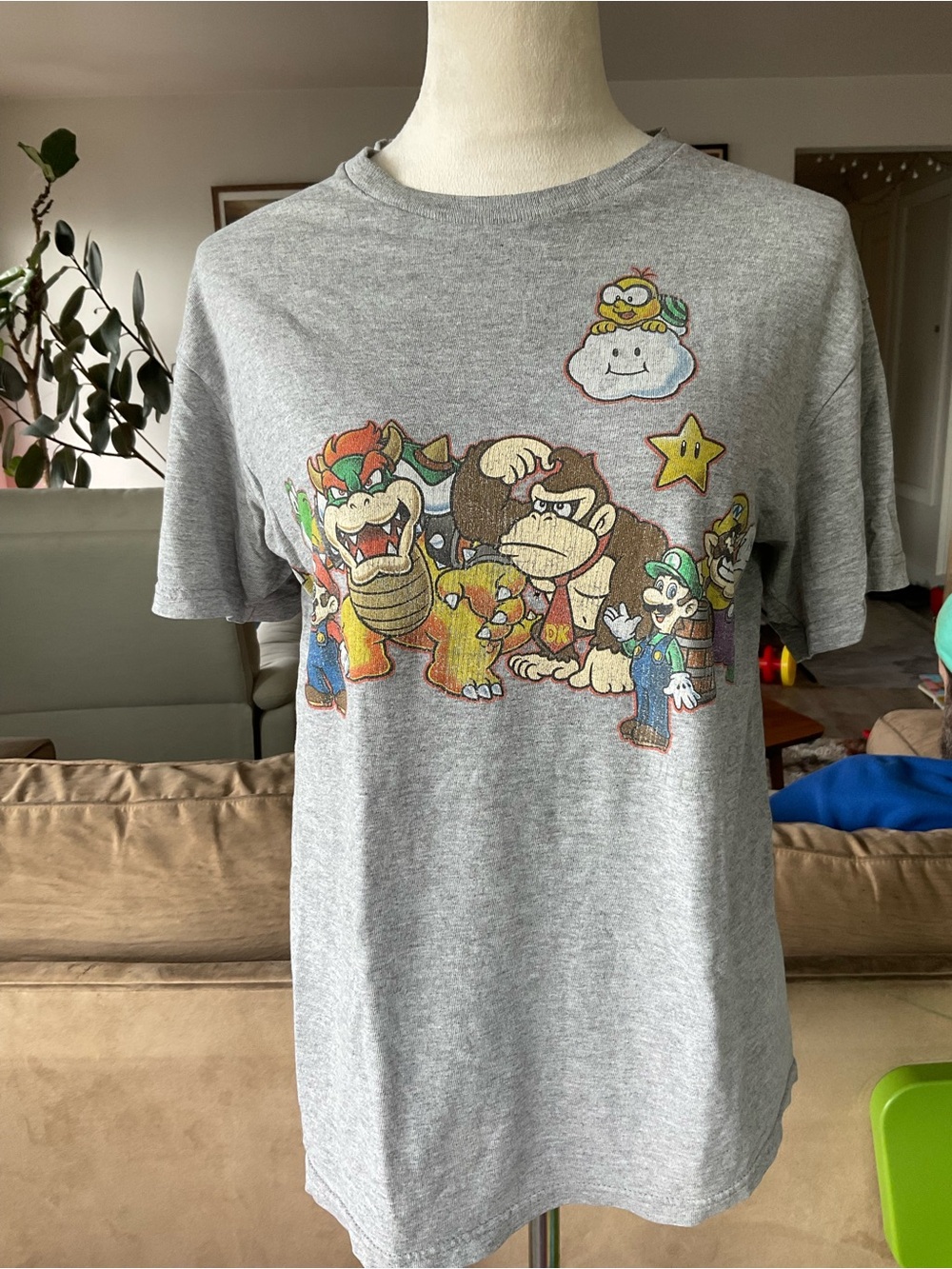 🍄Vintage Nintendo Super Mario Gray T-Shirt with Colorful Mario Print Size Med